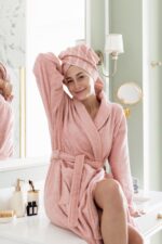 birlik1952 home1961 bukle banyo bornoz bathrobe robe bath turkish cotton hand towel set gift box hediye kutulu bornoz seti pamuklu el havlusu rose pembe pink